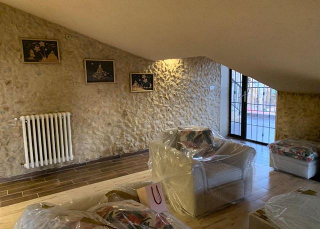 Apartment with a terrace for sale in Faraya, Keserwan - photo 3