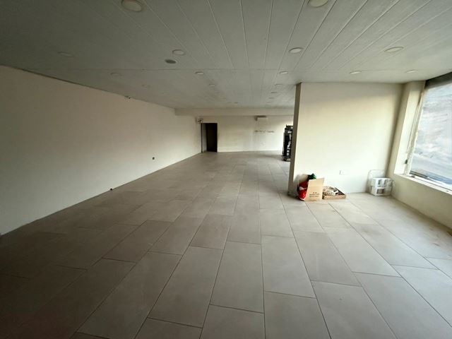 Store for rent in Faraya, Keserwan