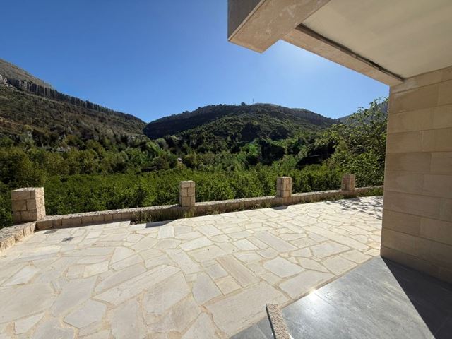 Chalet with a terrace for sale in Faraya, Keserwan