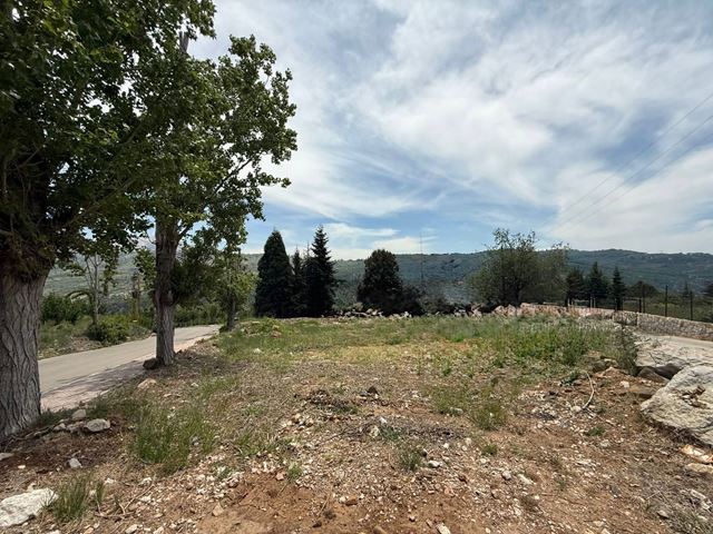Land with a mountain view for sale in Hrajel, Keserwan
