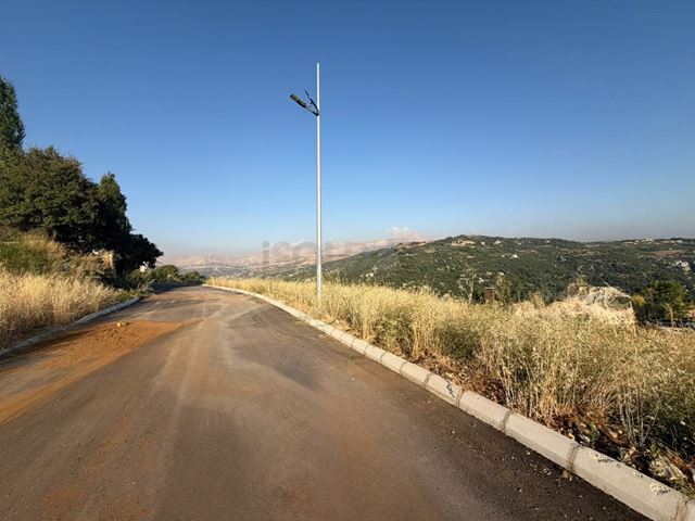 Land with a mountain view for sale in Faytroun, Keserwan - photo 2