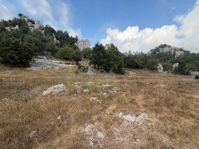 Land with a mountain view for sale in Faytroun, Keserwan - photo 2