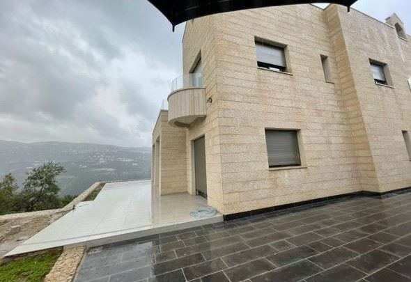 Villa with a terrace for sale in Ajaltoun, Keserwan - photo 3