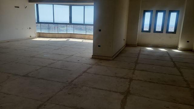 Sea-view apartment for sale in Hazmieh, Baabda - photo 2