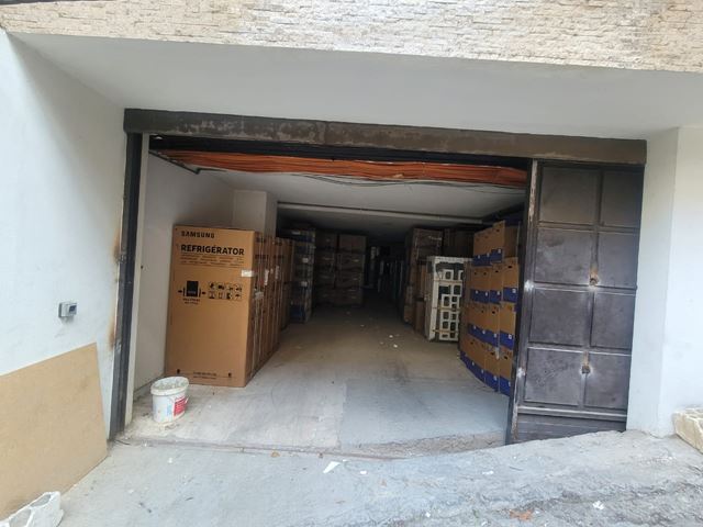 Warehouse for sale in Hazmieh, Baabda