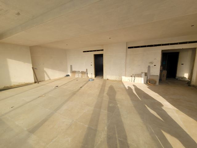 Sea-view apartment for sale in Ramlet El Bayda, Beirut