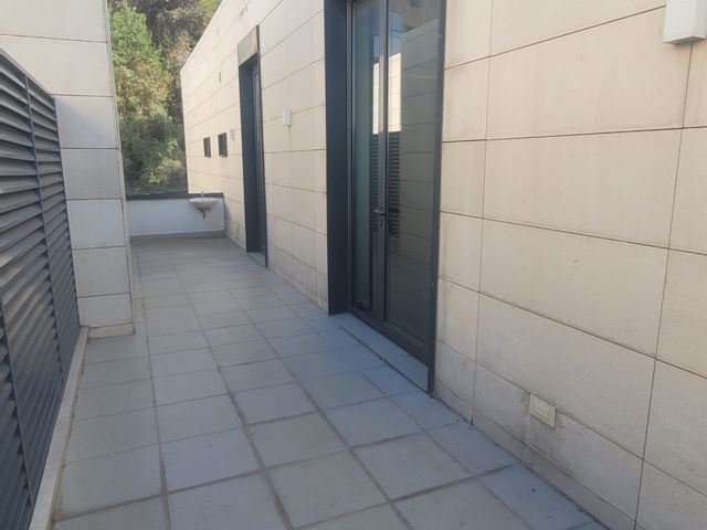 Apartment with a terrace for sale in Hazmieh, Baabda - photo 3