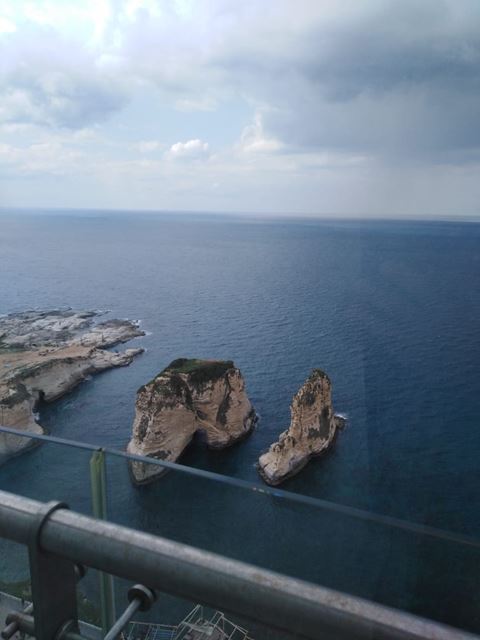 Sea-view apartment for sale in Rawche, Beirut
