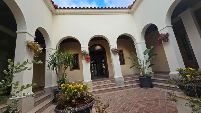 Villa for sale in Kornet El Hamra, Metn