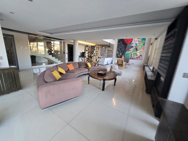 Apartment with a terrace for rent in Mar Takla, Baabda