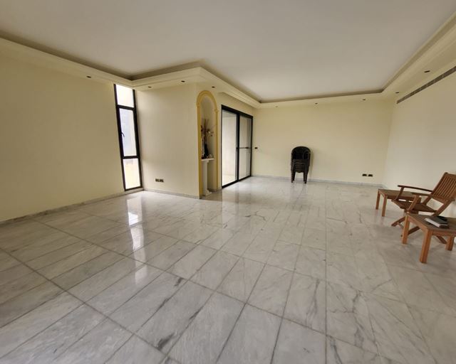 Apartment with a mountain view for sale in Louayze, Baabda - photo 3