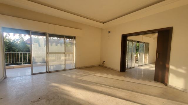 Sea-view villa for sale in Rabieh, Metn - photo 2