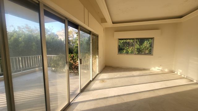 Sea-view villa for sale in Rabieh, Metn - photo 3