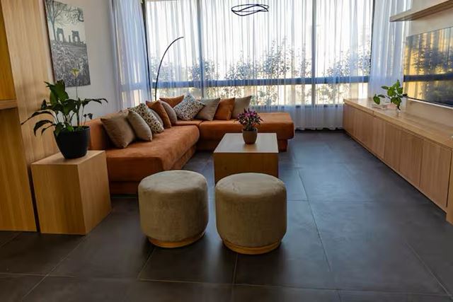 Apartment with a terrace for rent in Achrafieh, Beirut - photo 3