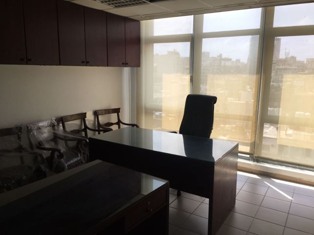 Furnished office for rent in Hamra, Beirut - photo 3