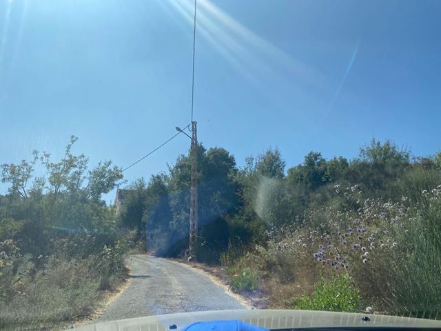 أرض بإطلالة على الجبل للبيع في راس اسطة، جبيل - صورة 2