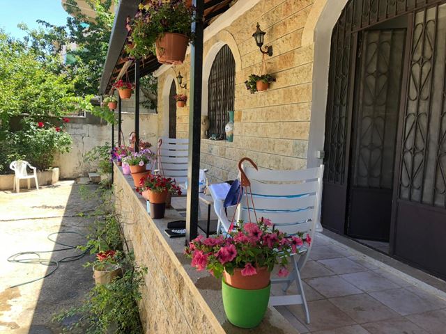 House with a garden for sale in Bhamdoun, Aley