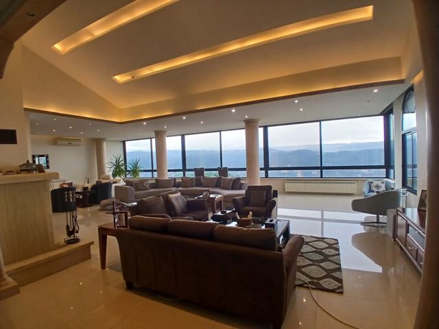 Sea-view apartment for sale in Broumana, Metn - photo 2