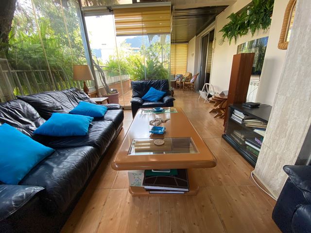 Apartment with a terrace for sale in Jounieh, Keserwan - photo 3