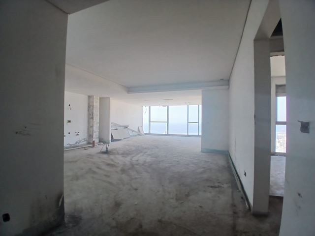 Sea-view apartment for sale in Achrafieh, Beirut - photo 3