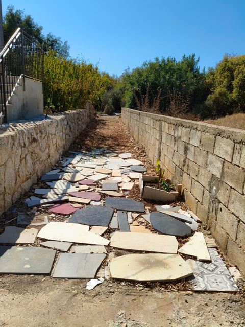 Land with a mountain view for sale in Aamchit, Jbeil - photo 2
