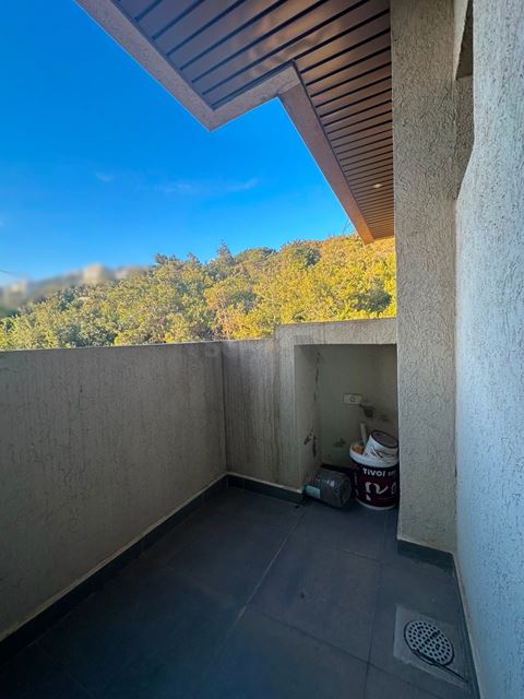 Apartment with a terrace for sale in Monteverde, Metn - photo 2