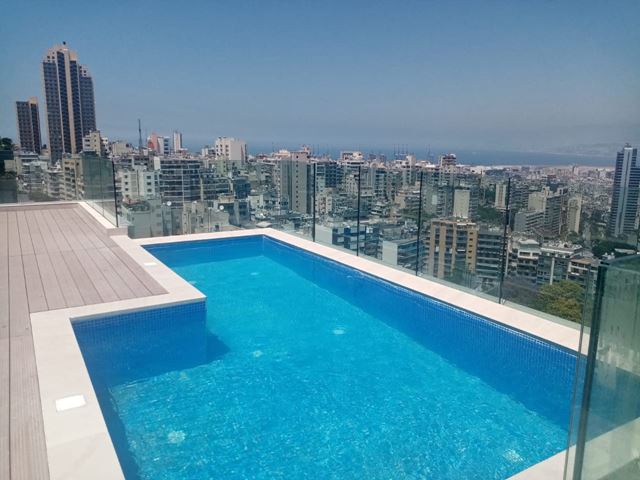 Apartment with a terrace for sale in Achrafieh, Beirut - photo 2
