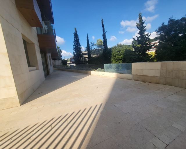 Apartment with a terrace for sale in Yarzeh, Baabda - photo 2