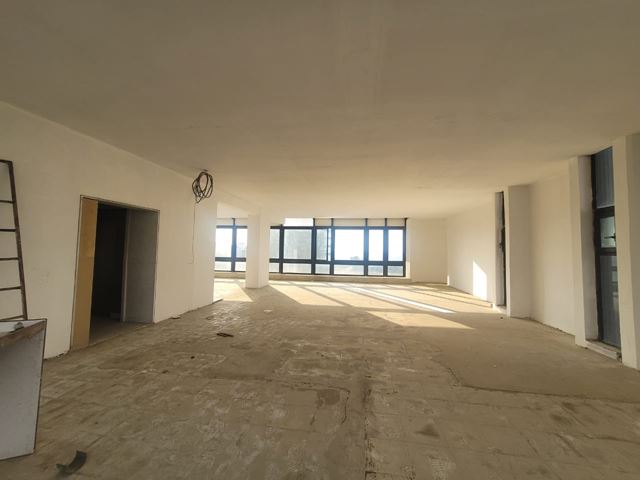 Office for rent in Dbaye, Metn
