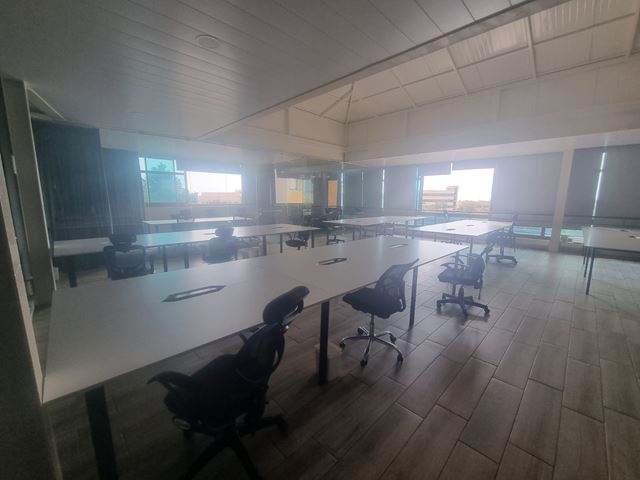 Furnished office for rent in Jbeil - photo 2