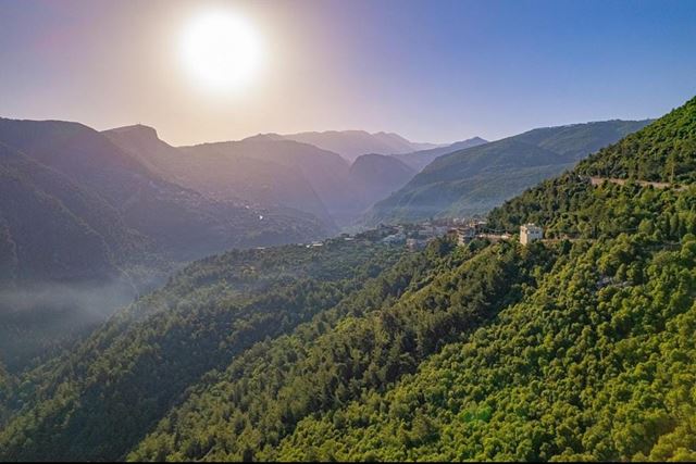 أرض بإطلالة على الجبل للبيع في مرضية، كسروان