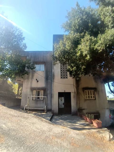 Building with a garden for sale in Kfour, Keserwan - photo 2