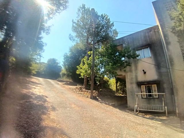 Building with a garden for sale in Kfour, Keserwan - photo 3