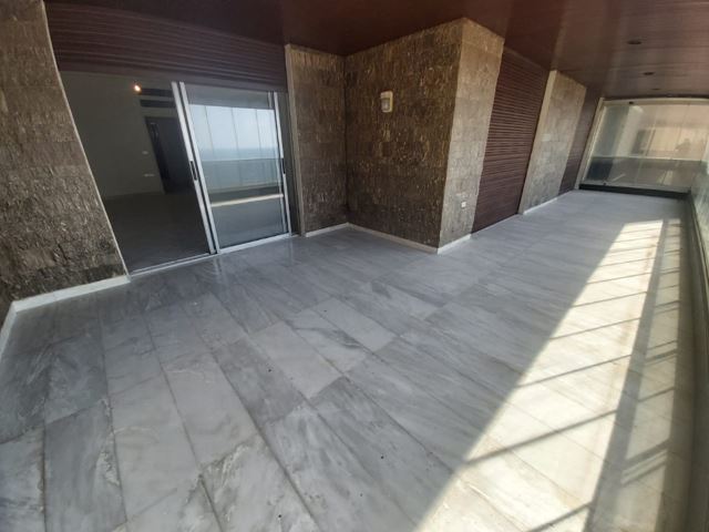 Sea-view apartment for rent in Ain el mrayseh, Beirut - photo 3