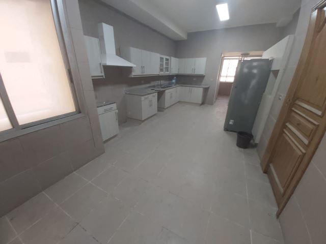 Sea-view apartment for rent in Ain el mrayseh, Beirut - photo 2
