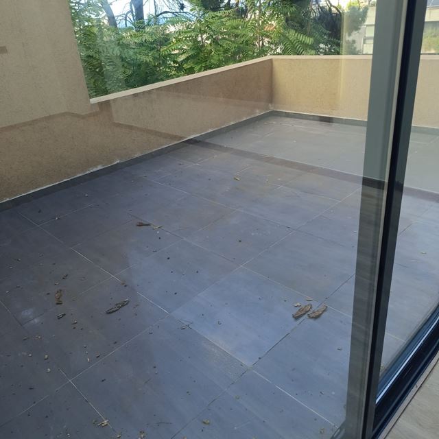 Sea-view apartment for sale in Baabda - photo 2