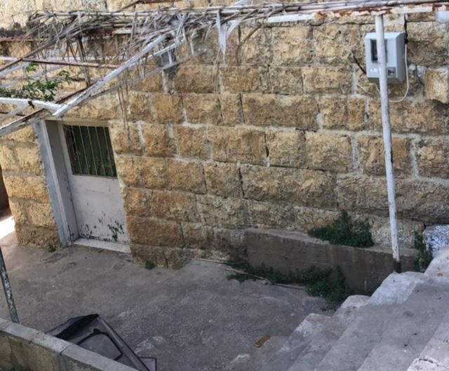 Land with a mountain view for sale in Mansourieh, Metn - photo 2