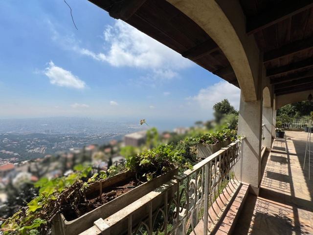 Apartment with a terrace for sale in Bet Mery, Metn