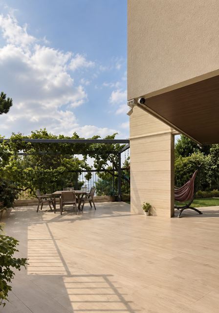 Apartment with a terrace for sale in Bet Mery, Metn