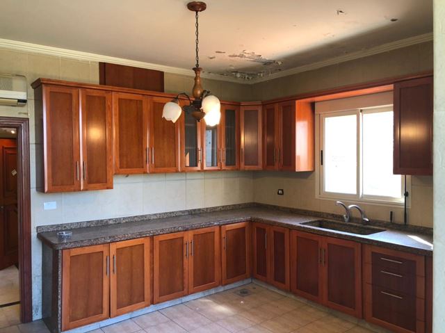 Sea-view apartment for rent in Jounieh, Keserwan - photo 2