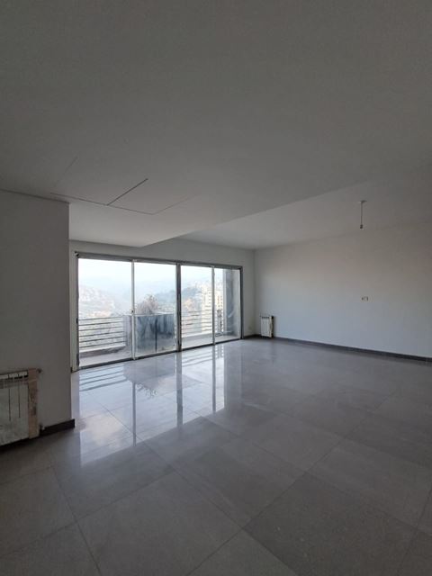 Apartment with a mountain view for sale in Fiyadiye, Baabda