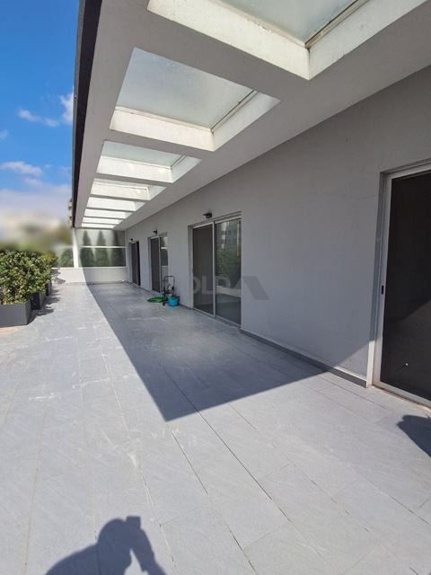 Apartment with a terrace for rent in Achrafieh, Beirut - photo 2