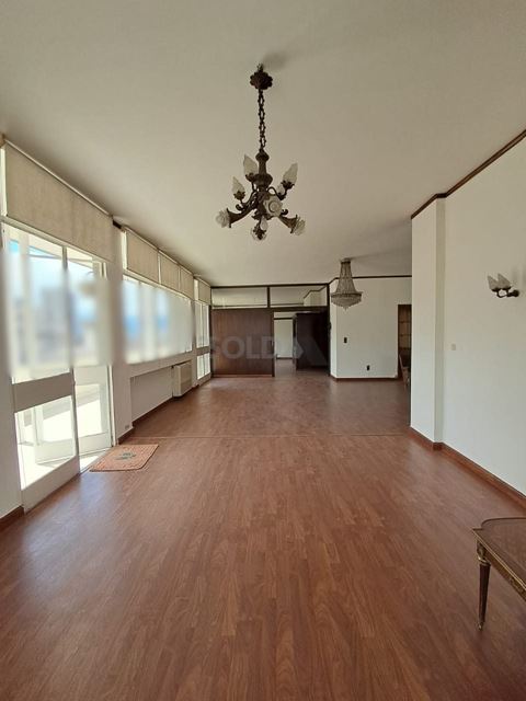 Apartment with a terrace for sale in Achrafieh, Beirut - photo 3