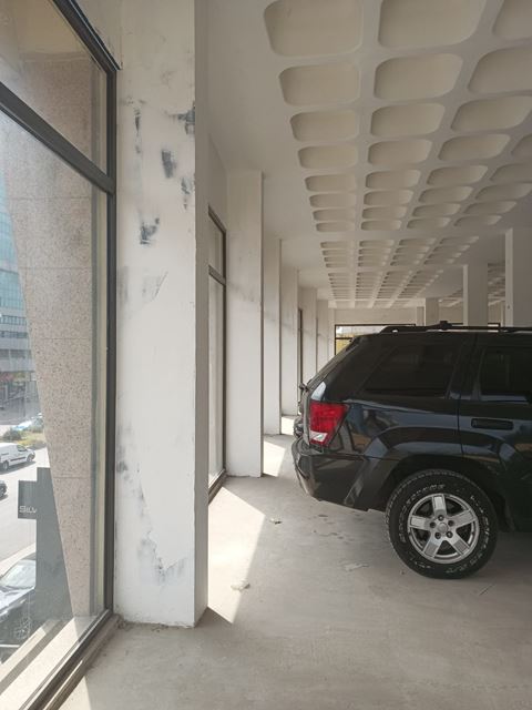 Showroom for rent in Dora, Metn - photo 2