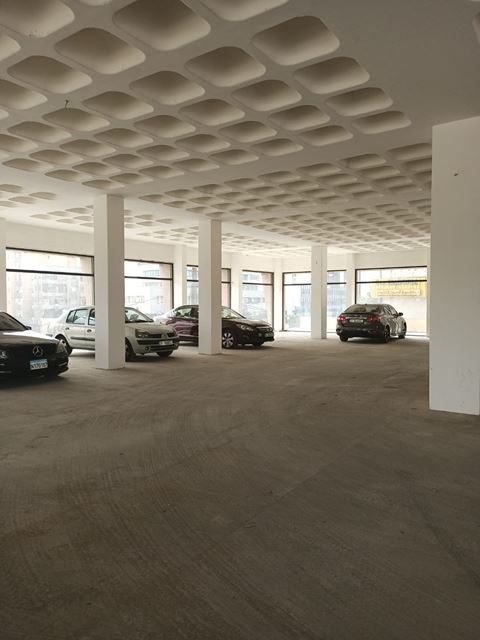 Showroom for rent in Dora, Metn