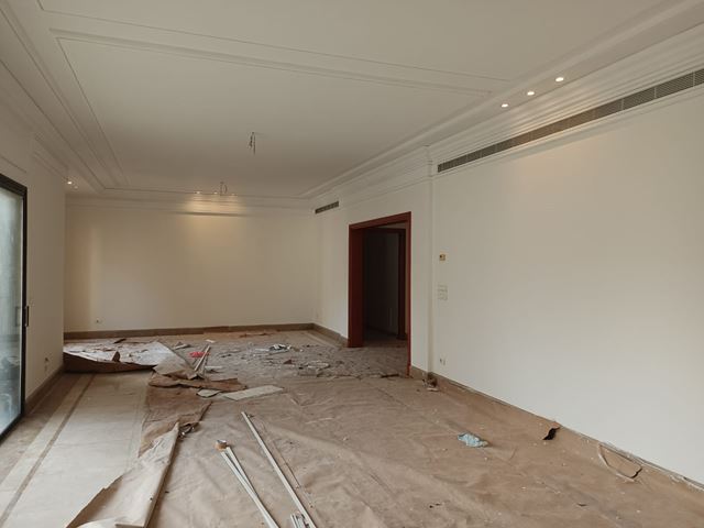 Sea-view apartment for sale in Gemayzeh, Beirut - photo 2