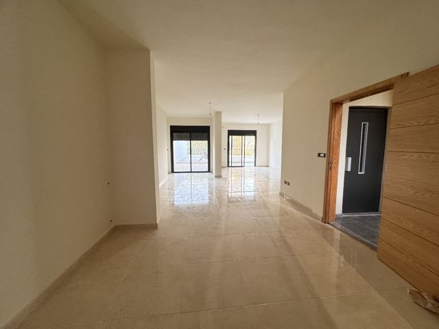 Apartment with a terrace for sale in Baabdat, Metn - photo 2