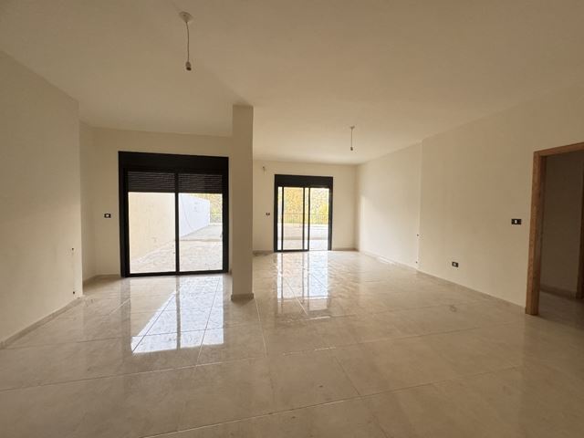 Apartment with a terrace for sale in Baabdat, Metn - photo 3