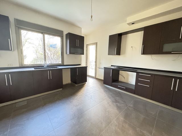 Apartment with a garden for sale in Monteverde, Metn - photo 2
