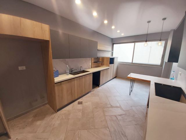 Sea-view apartment for sale in Louayze, Baabda - photo 2